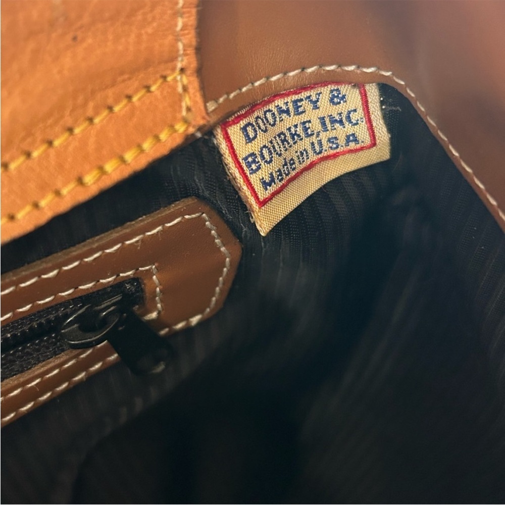 Dooney & Bourke Tan Leather purse - Picture 9 of 11